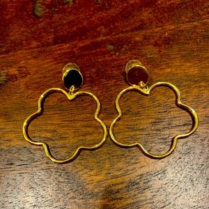 Vineyard Vines flower Hoop Earrings